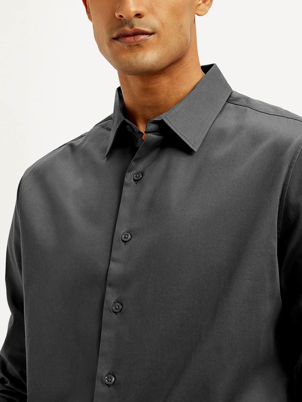 Men's Redloop Solid Slim Fit Shirt - Detail View