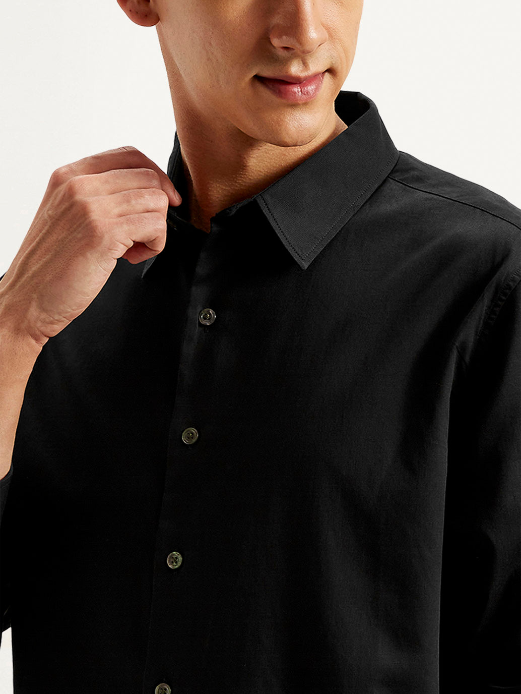 Men's Redloop Solid Slim Fit Shirt - Detail View