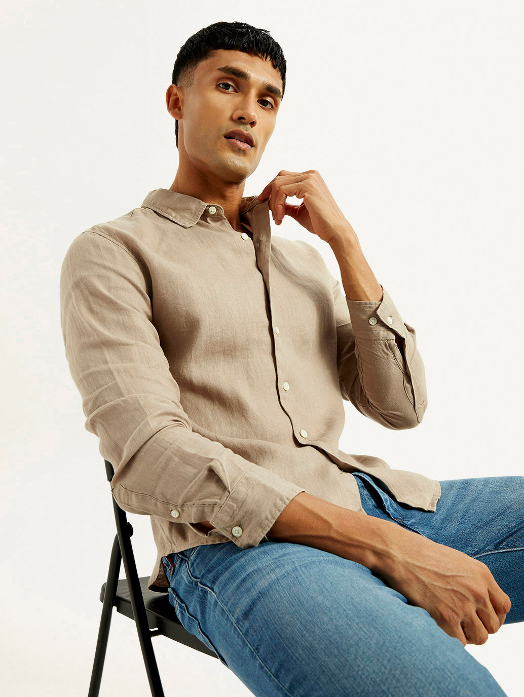 Men's Redloop Solid Beige Slim Fit Linen Shirt - Elevated View