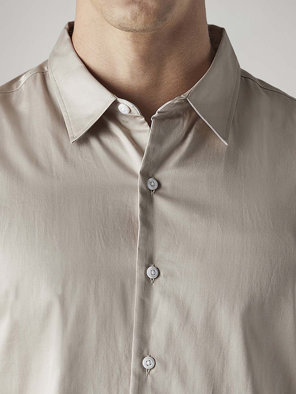 Men's Solid Slim Fit Poplin Redloop Shirt - Detail View