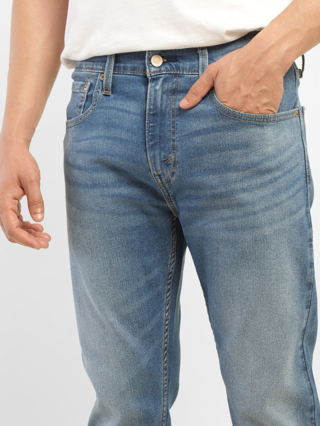 Men's 512 Blue Slim Tapered Fit Mid Rise Jeans - FrontDetails View