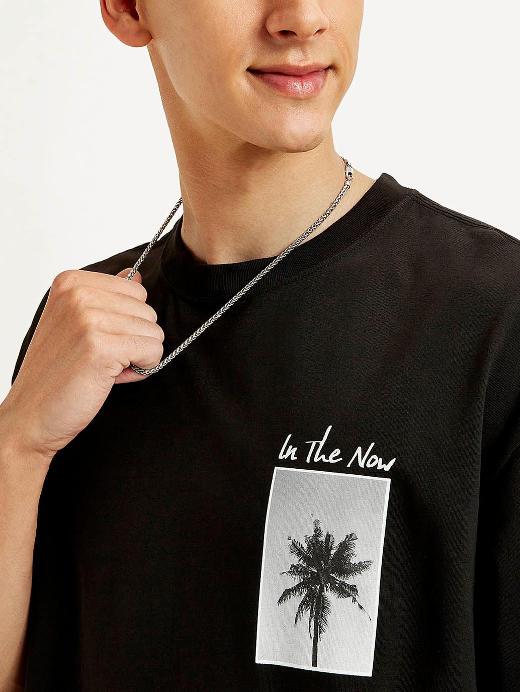 Men's Graphic Print Loose Fit T-shirt - Detail View