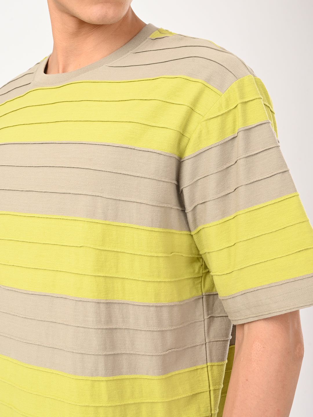 Men's Striped Loose Fit Textured T-Shirt - detail View
