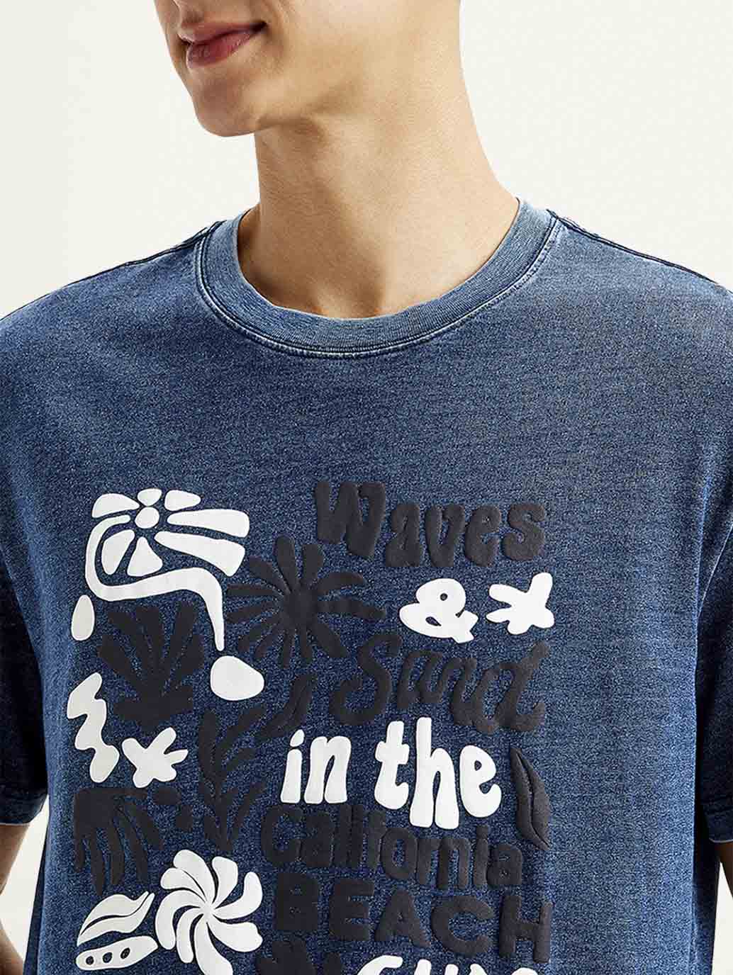 Men's Graphic Print Crew Neck T-shirt - Detail View