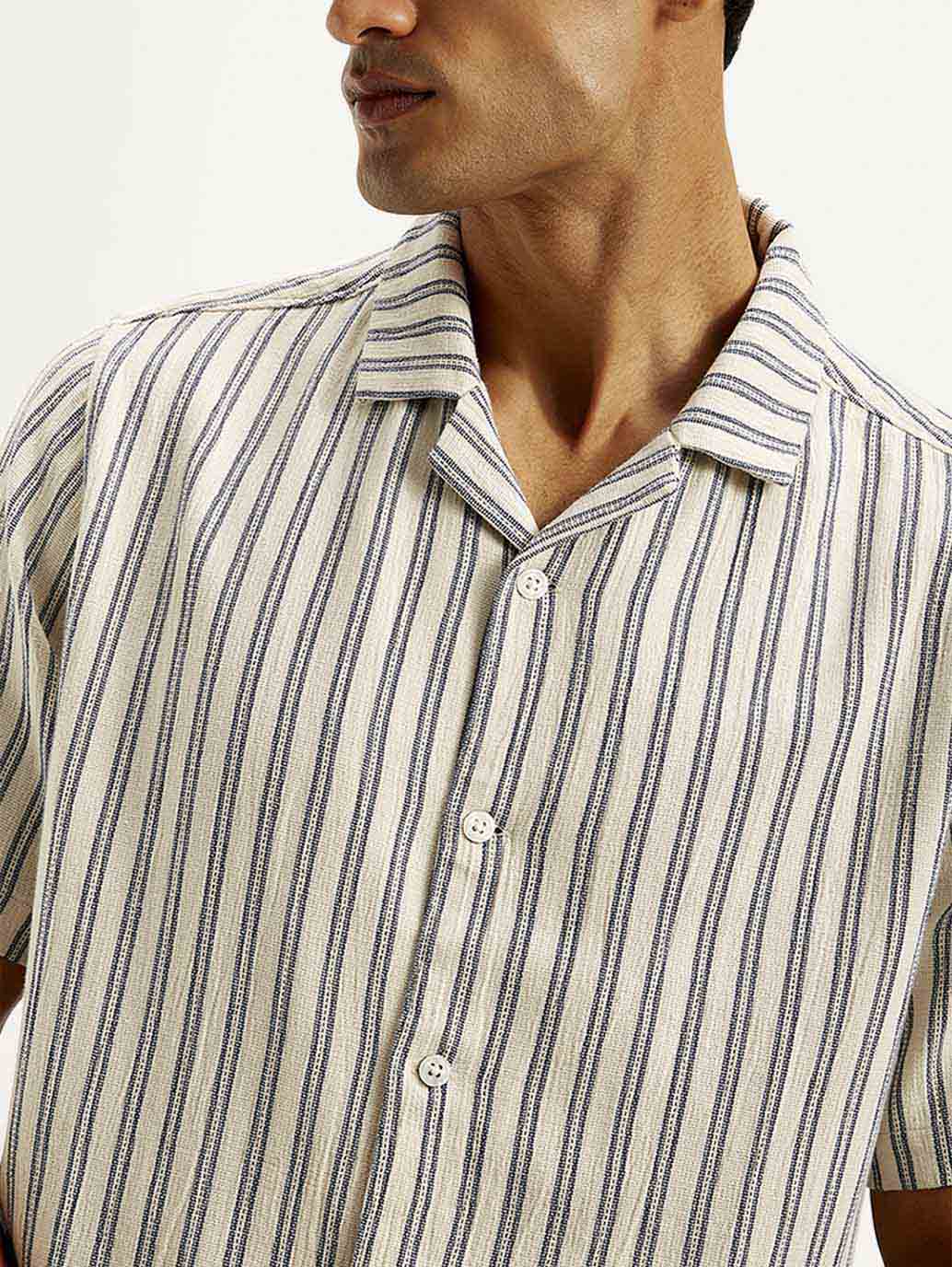 Men's Resort Collar Striped Relaxed Fit Shirt - Detail View