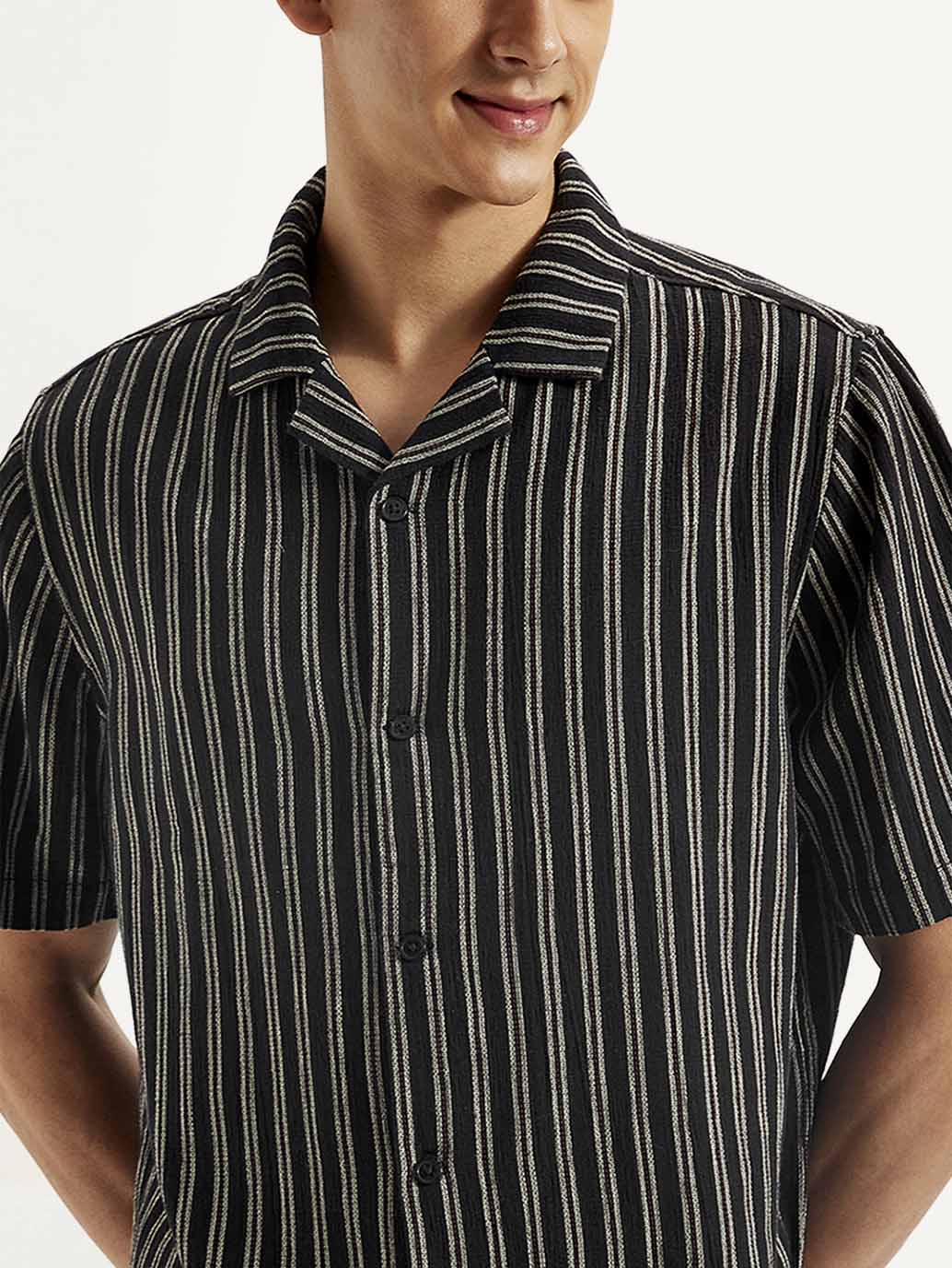 Men's Resort Collar Striped Relaxed Fit Shirt - Detail View