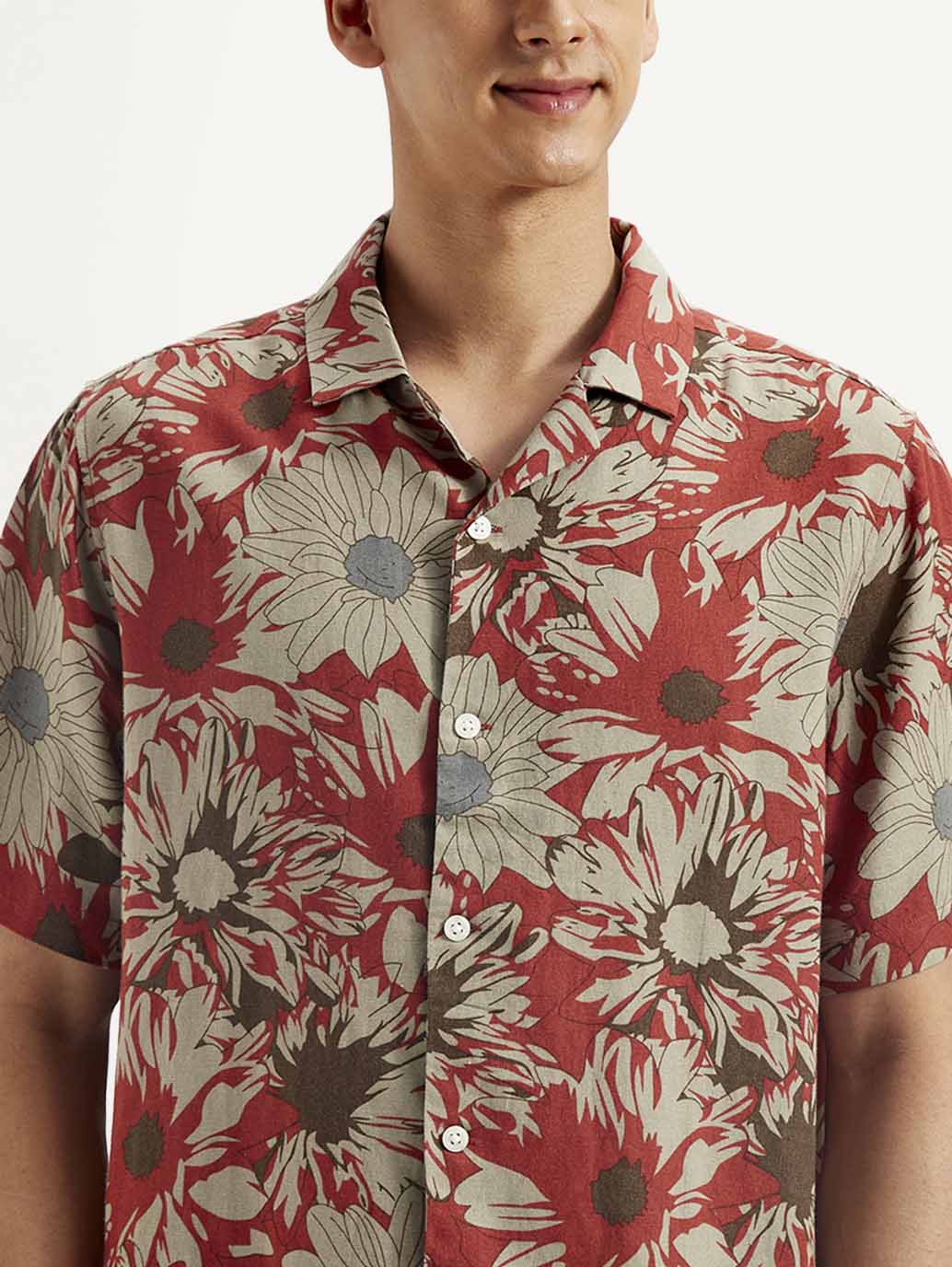 Men's Resort Collar Floral Relaxed Fit Linen Shirt - Detail View