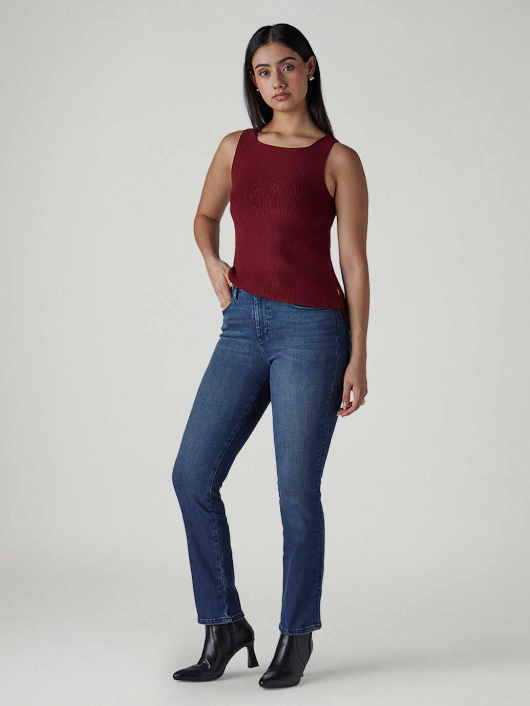 Women's 724 Dark Indigo Slim Straight Fit High Rise Redloop Jeans
