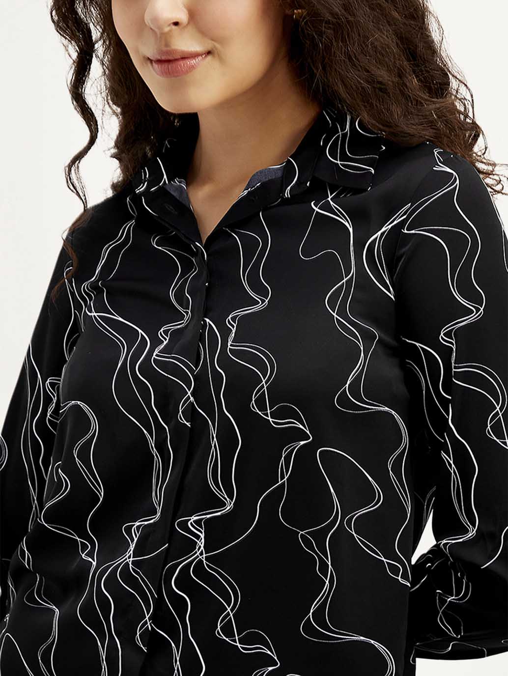 Women's Abstract Spread Collar Shirt - Detail View