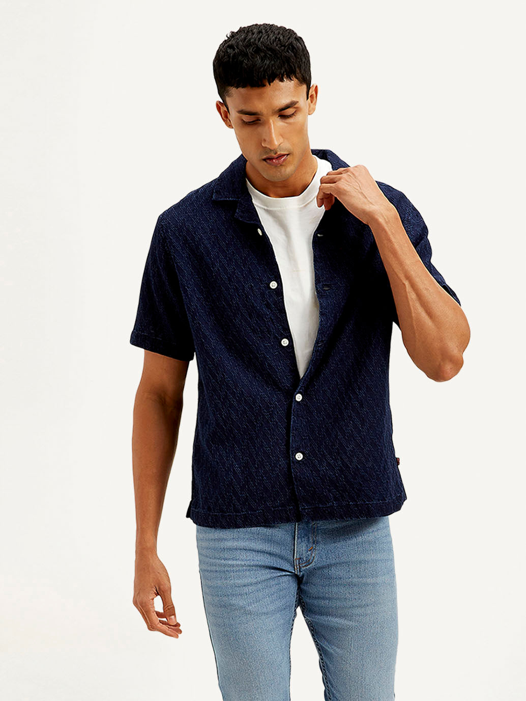 Men's Resort Collar Textured Relaxed Fit Shirt - Styleshot View