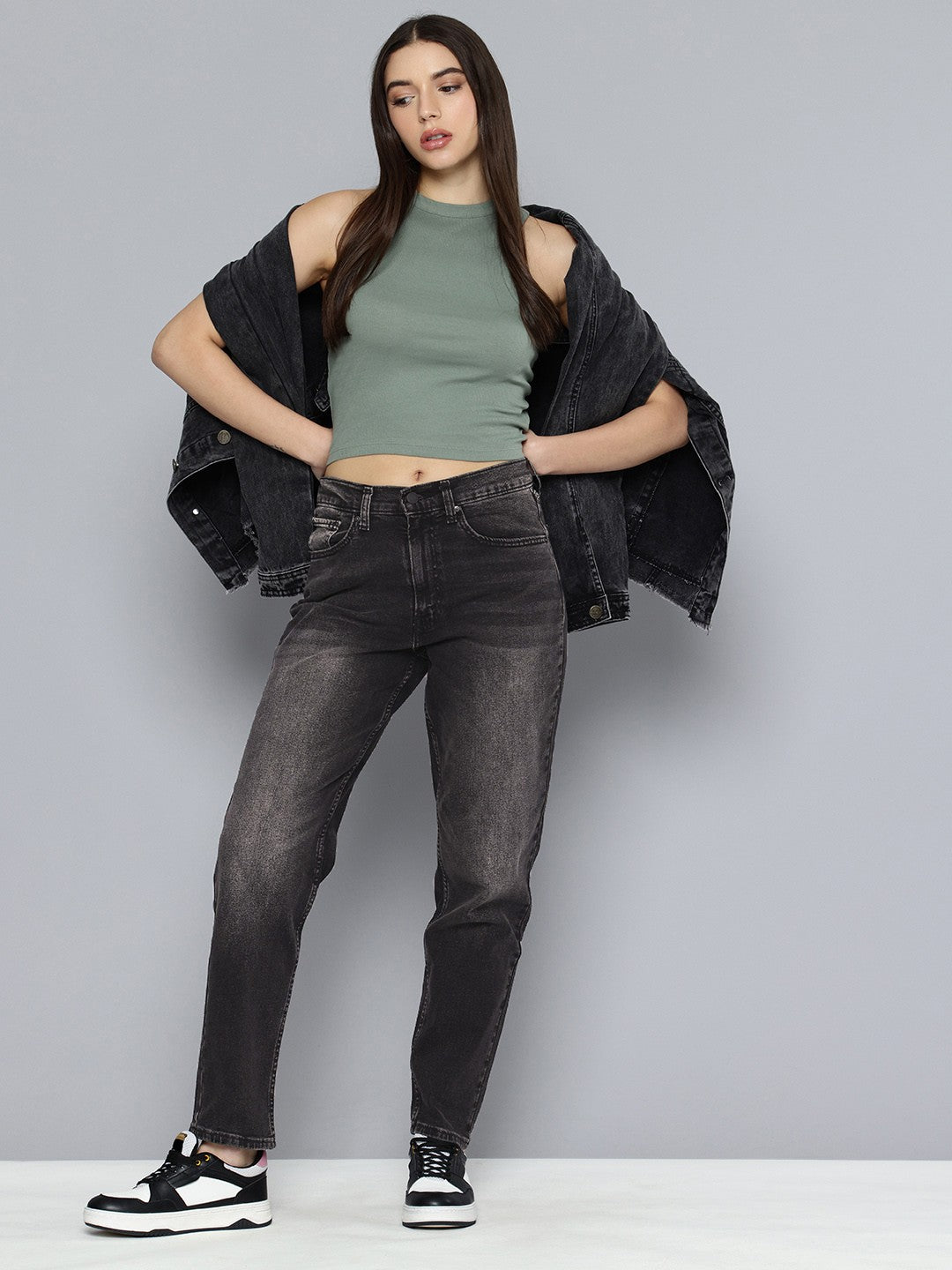 Women's 80s Mom Black Loose Fit Mid Rise Jeans - acd7ee9f-3727-4fc9-b873-a33dfbc8fac21741153618754-Womens-Mid-Rise-Relaxed-Tapered-Fit-Black-Jeans-131741153618-4 View