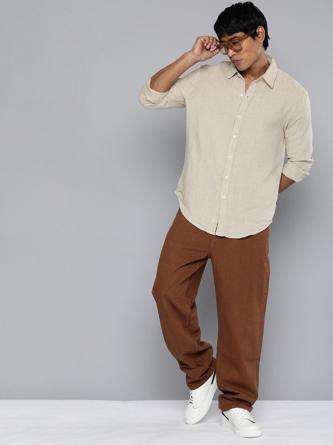 Men's Redloop Solid Slim Fit Linen Shirt - c3b73716-2012-4ed6-909a-543cc425ae981712730453856-Levis-Men-Shirts-461712730453547-6 View