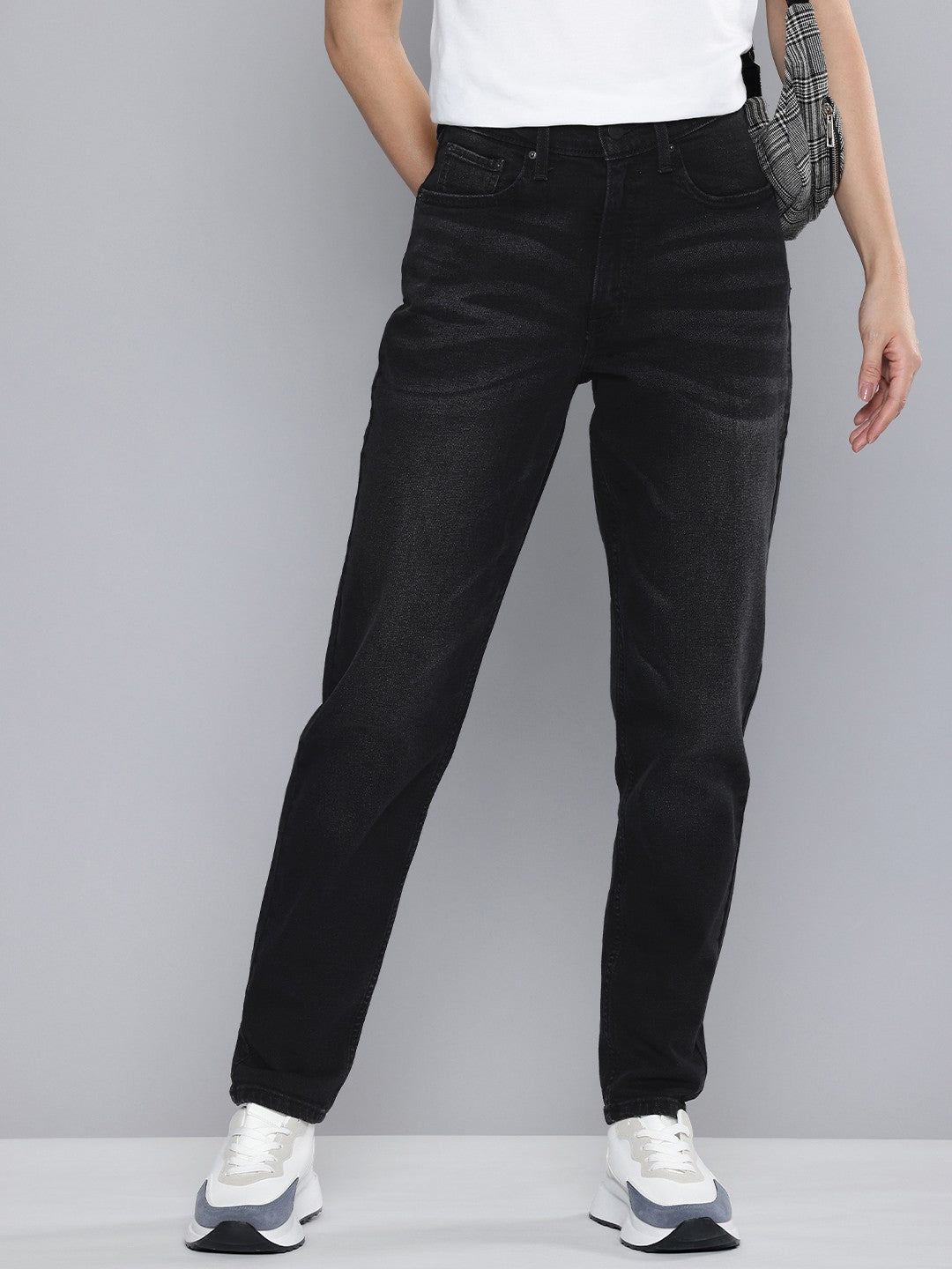 Women's 80s Mom Black Loose Fit High Rise Jeans - cc745b61-5cee-4fb0-9c06-883c8f132aef1719559980780-Levis-Women-Jeans-7391719559980294-1 View
