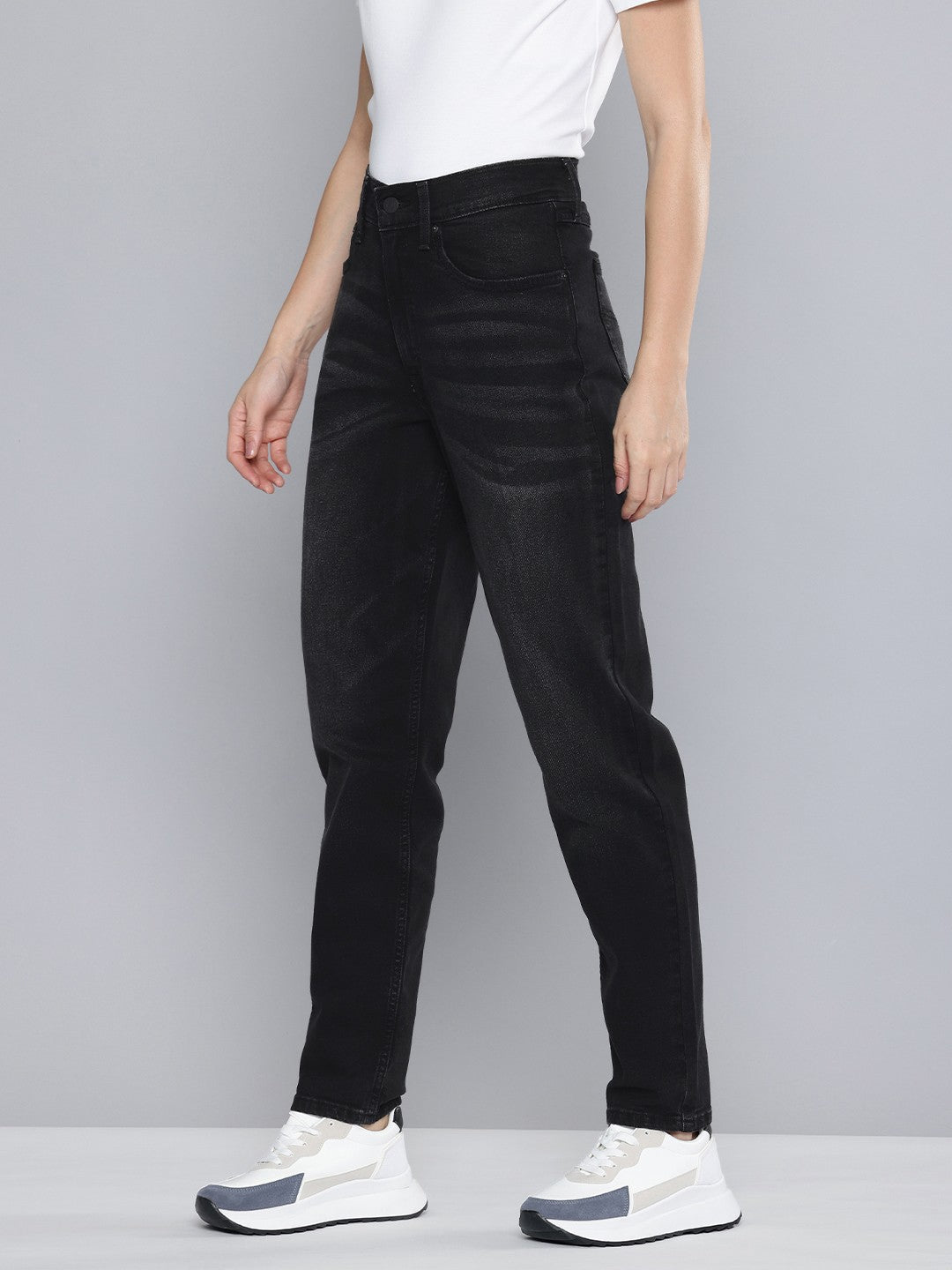 Women's 80s Mom Black Loose Fit High Rise Jeans - df191c06-2c94-4a72-9664-409f3ee299a41719559980769-Levis-Women-Jeans-7391719559980294-2 View